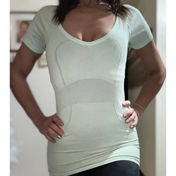 Lululemon Shirt Women 2 green Swiftly Tech Running Gym Scoop Neck - Picture 3 of 4